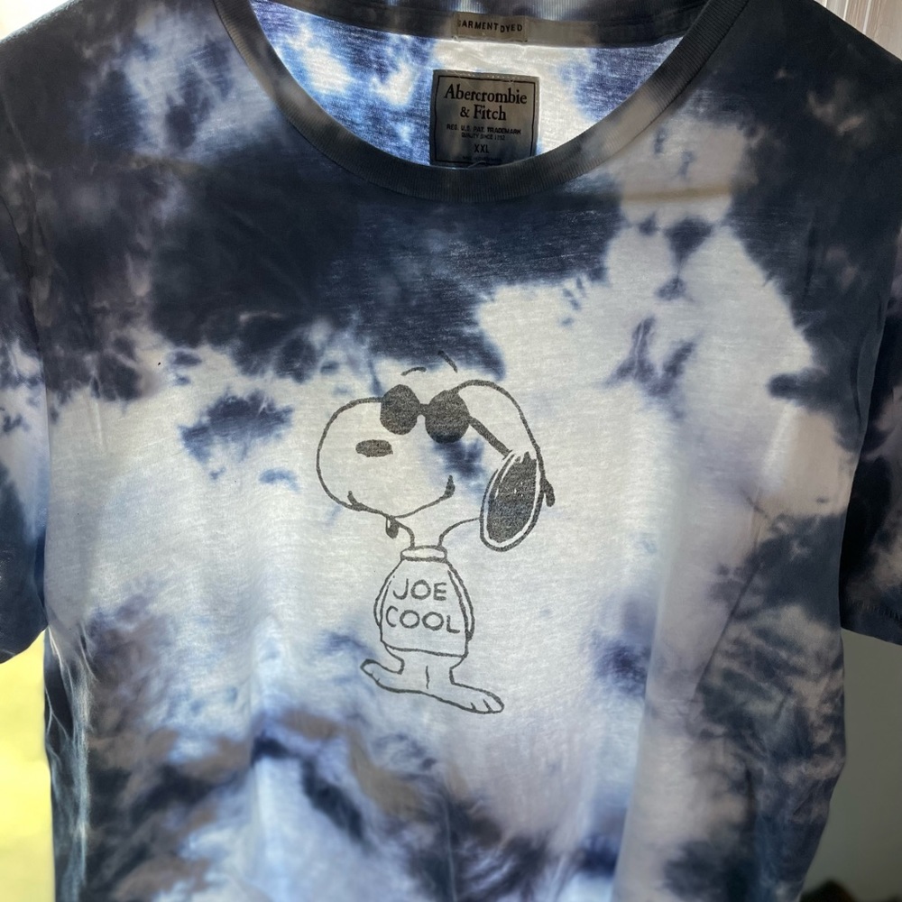 Abercrombie & Fitch Men’s Snoopy Blue Tie-Dye T-shirt Size: XXL